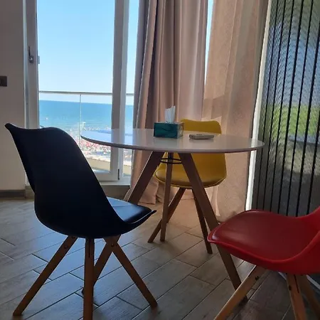 Hampton 3 By Alz Năvodari