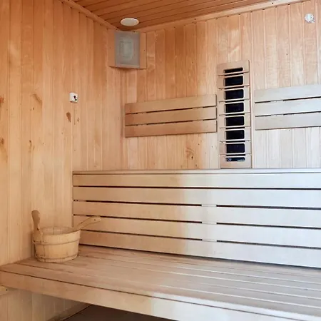 Hampton 3 By Alz Năvodari