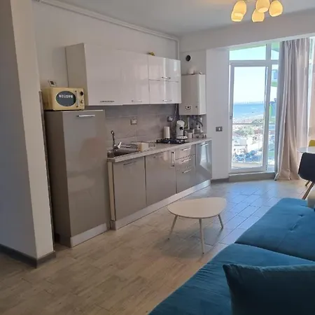 Hampton 3 By Alz Năvodari